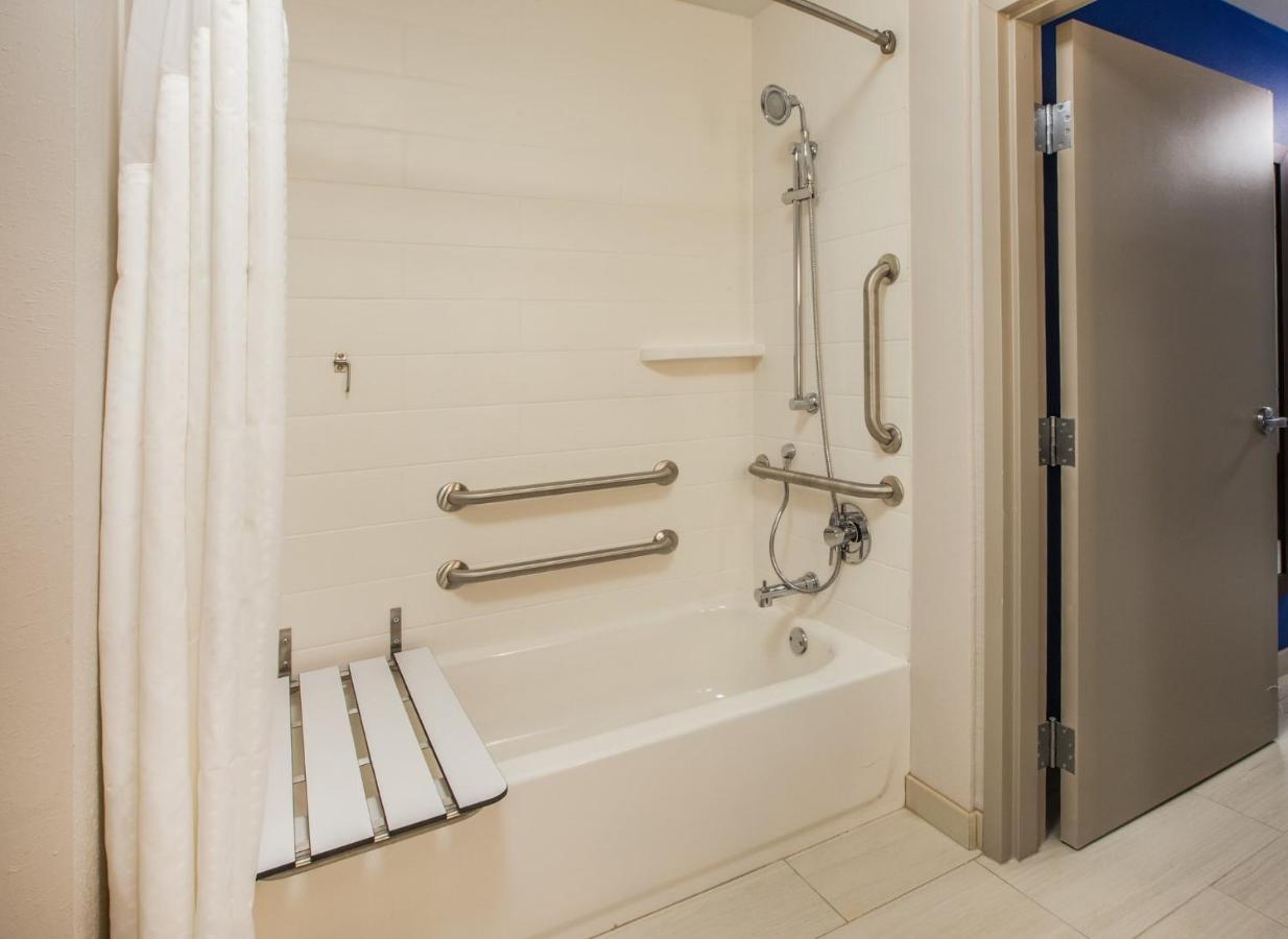 Holiday Inn Express - Blair By Ihg エクステリア 写真
