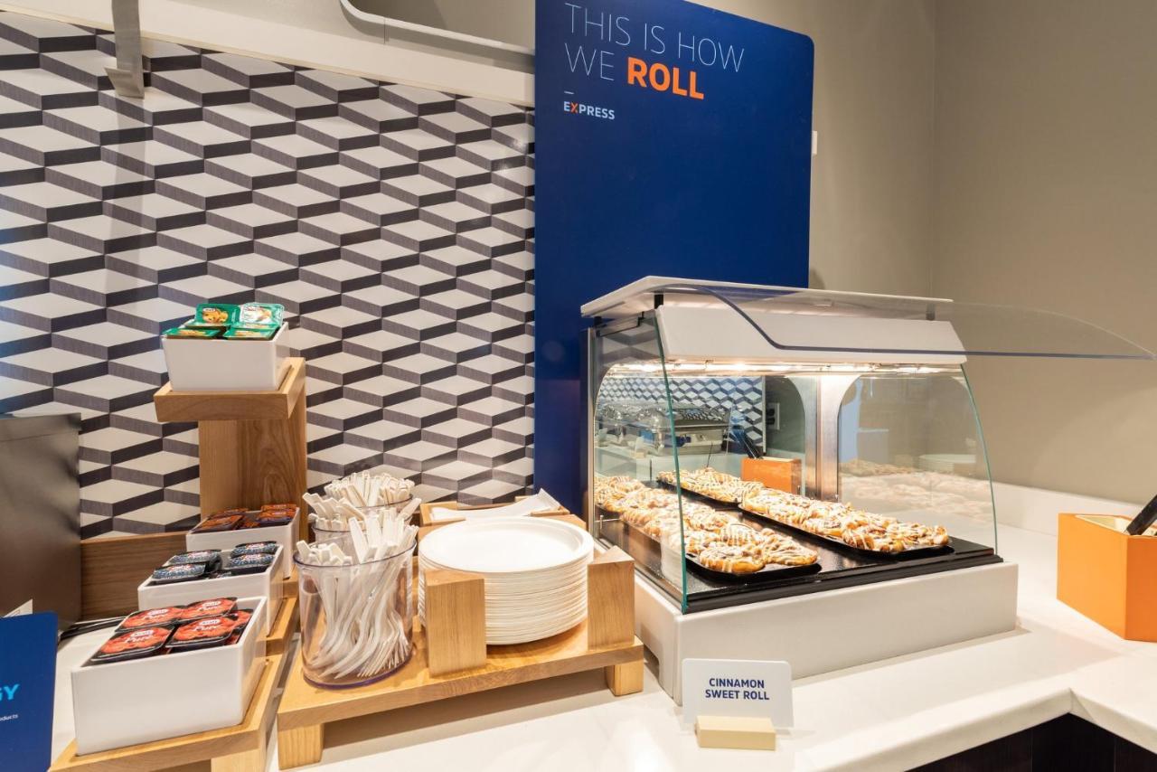 Holiday Inn Express - Blair By Ihg エクステリア 写真